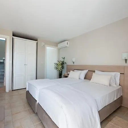 Hotel apartamentowy Ammoudia Maisonettes
