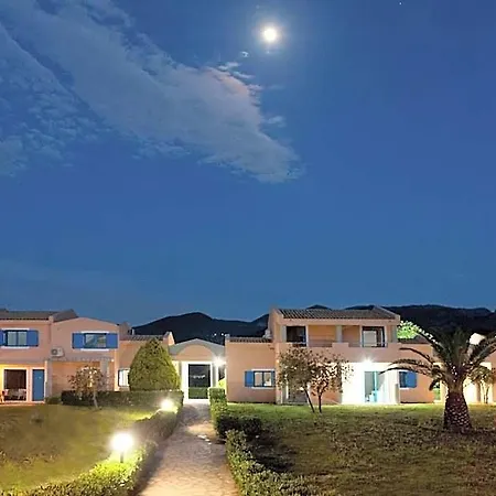 Ammoudia Maisonettes Hotel 3*