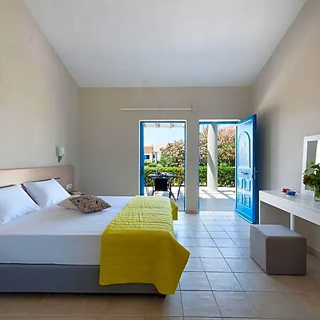 فندق Ammoudia Maisonettes 3*