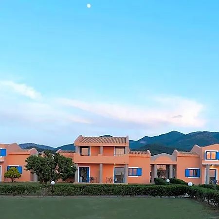 فندق Ammoudia Maisonettes أخارافي