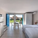 Ammoudia Maisonettes 4* أخارافي